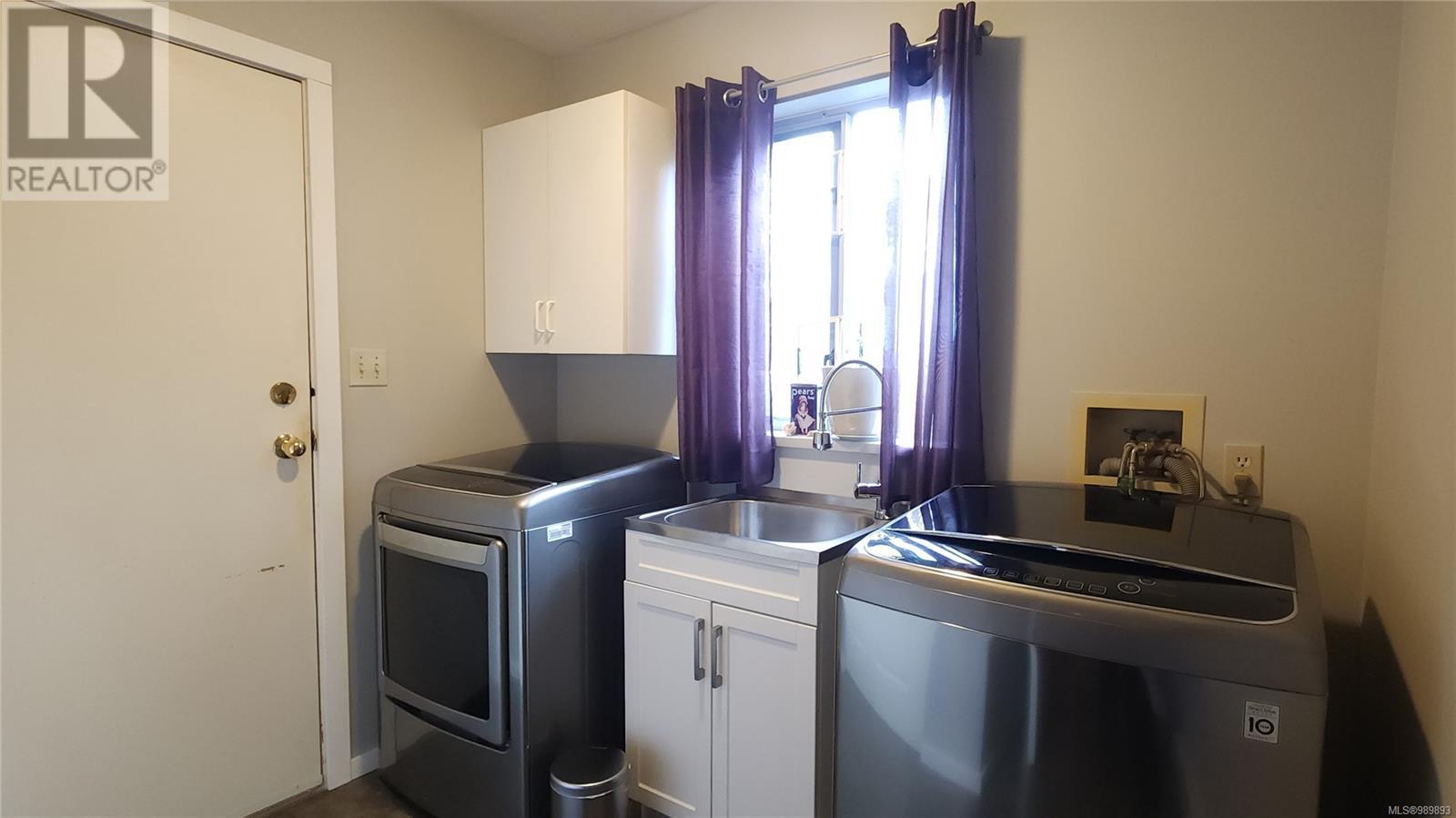 1227 Gazelle Rd, Campbell River real estate listing 989893