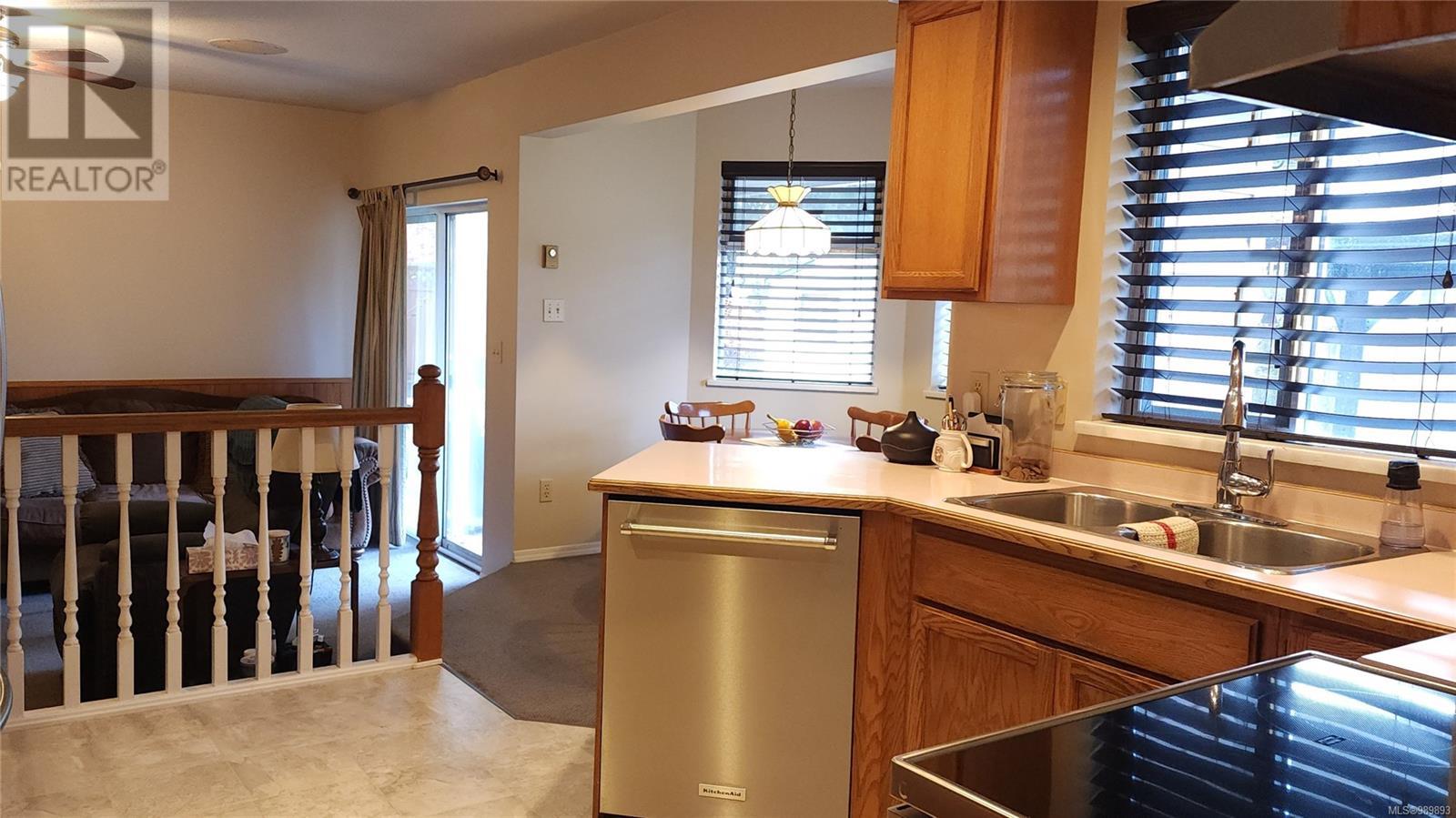 1227 Gazelle Rd, Campbell River real estate listing 989893