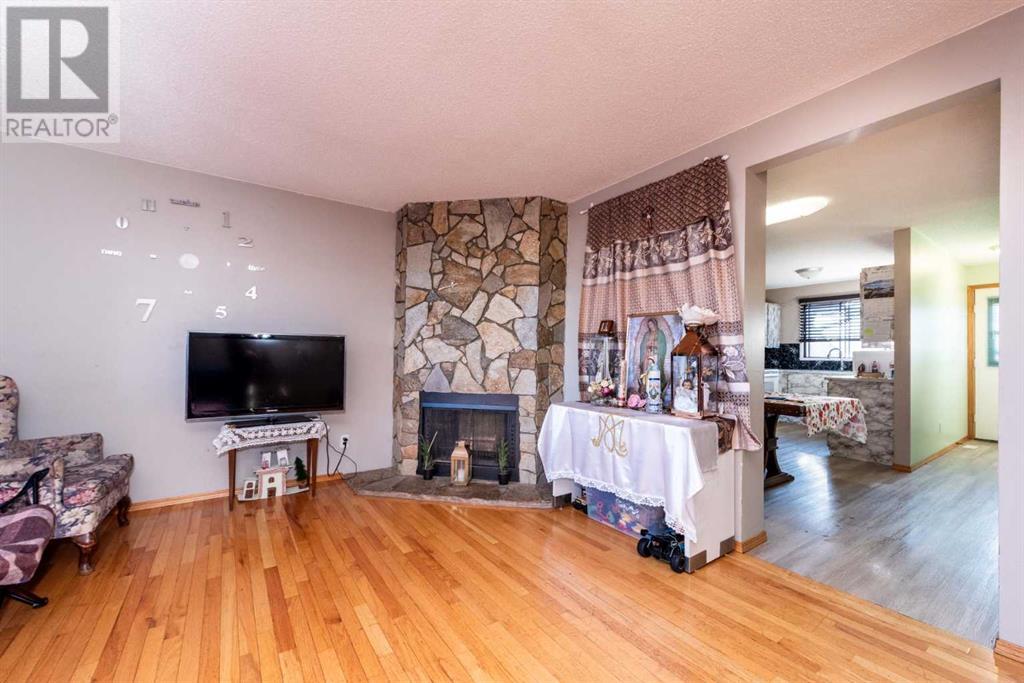 Single Family House for Sale in  Templeridge Crescent Temple Calgary 