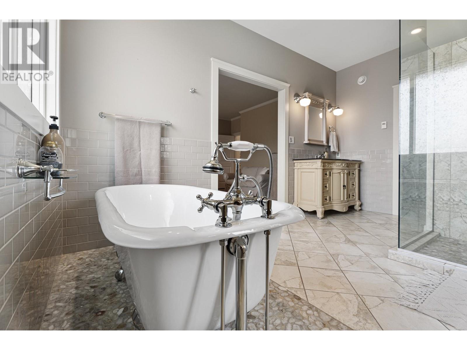 1400 SUN RIVERS Drive, Kamloops