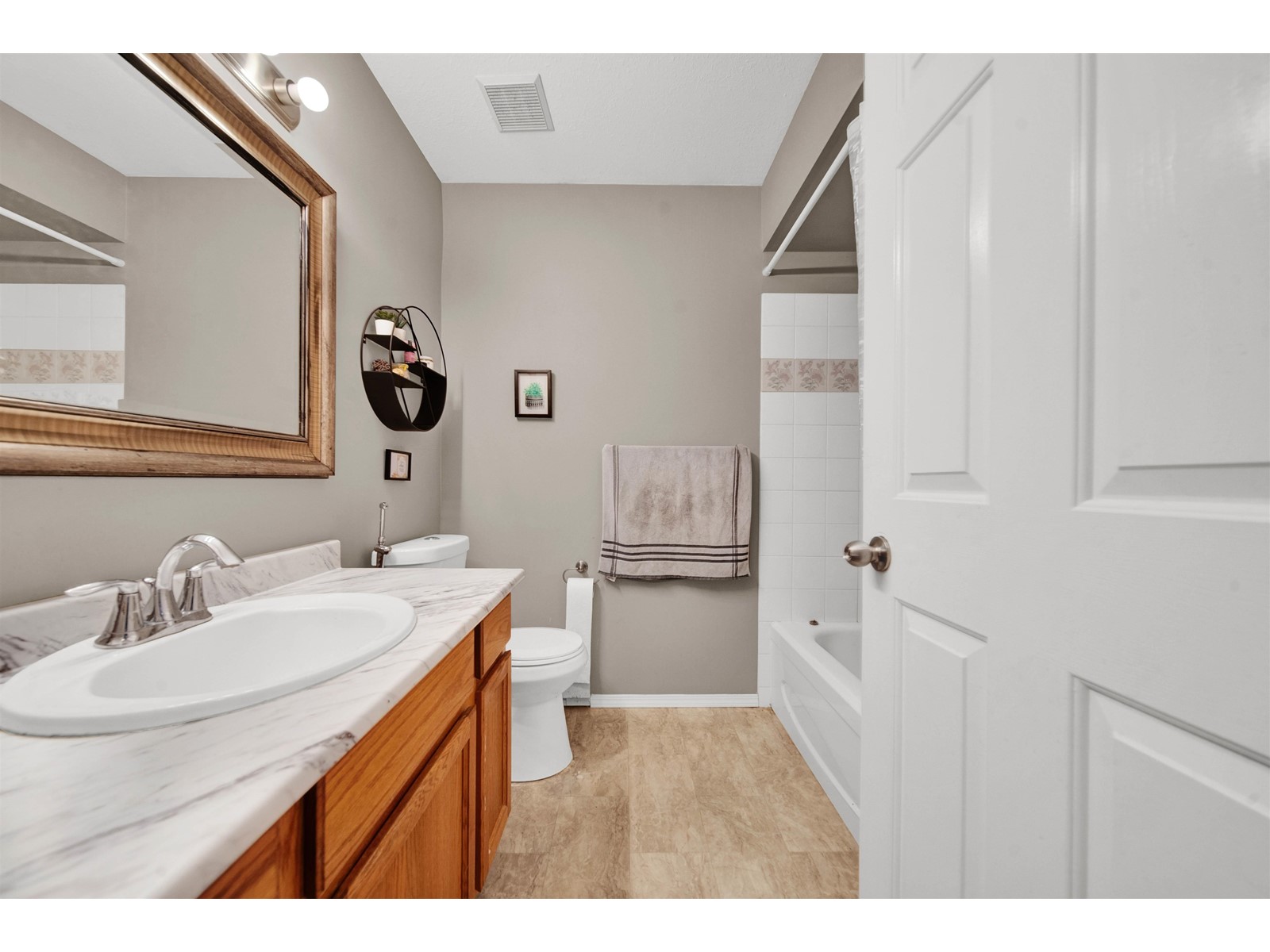 232 5641 201 STREET, Langley