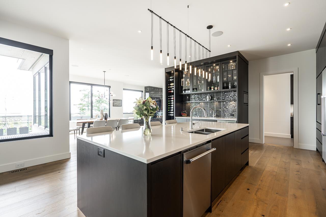 1228 EVERALL STREET, White Rock real estate listing R2970620