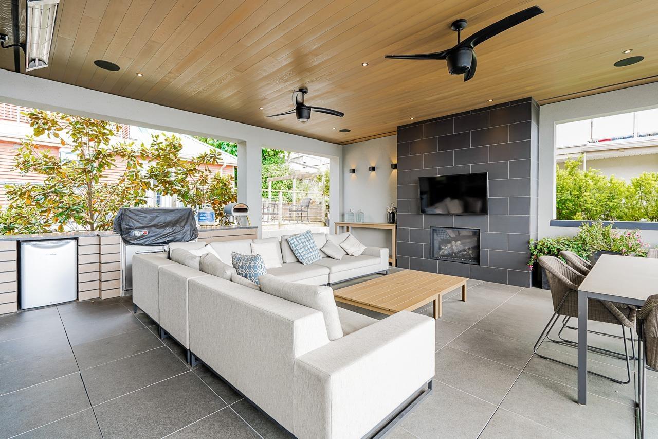 1228 EVERALL STREET, White Rock real estate listing R2970620