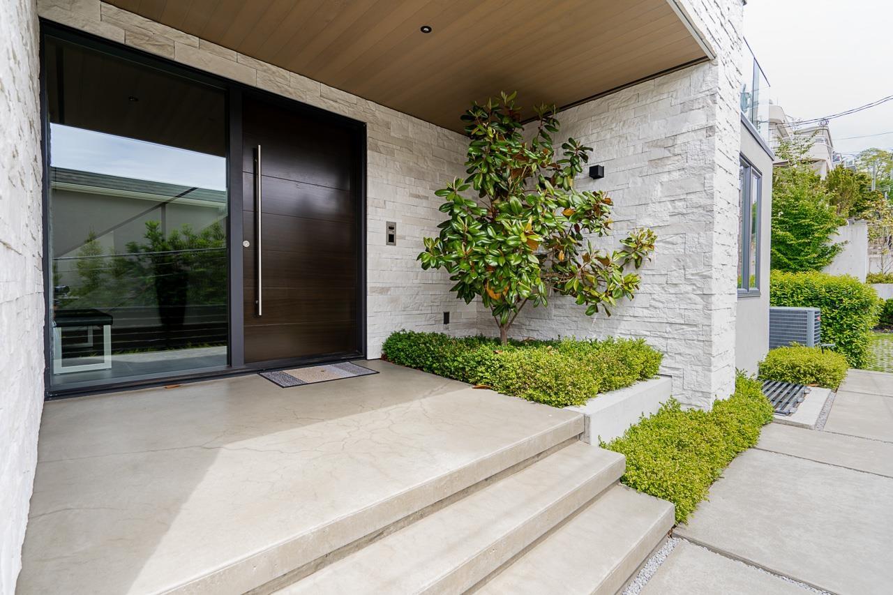 1228 EVERALL STREET, White Rock real estate listing R2970620