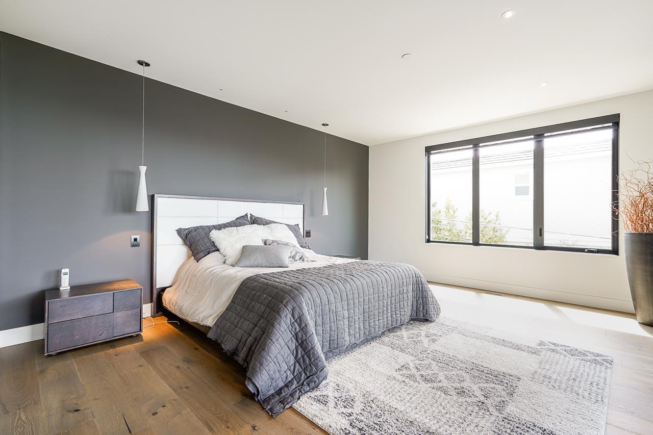 1228 EVERALL STREET, White Rock real estate listing R2970620
