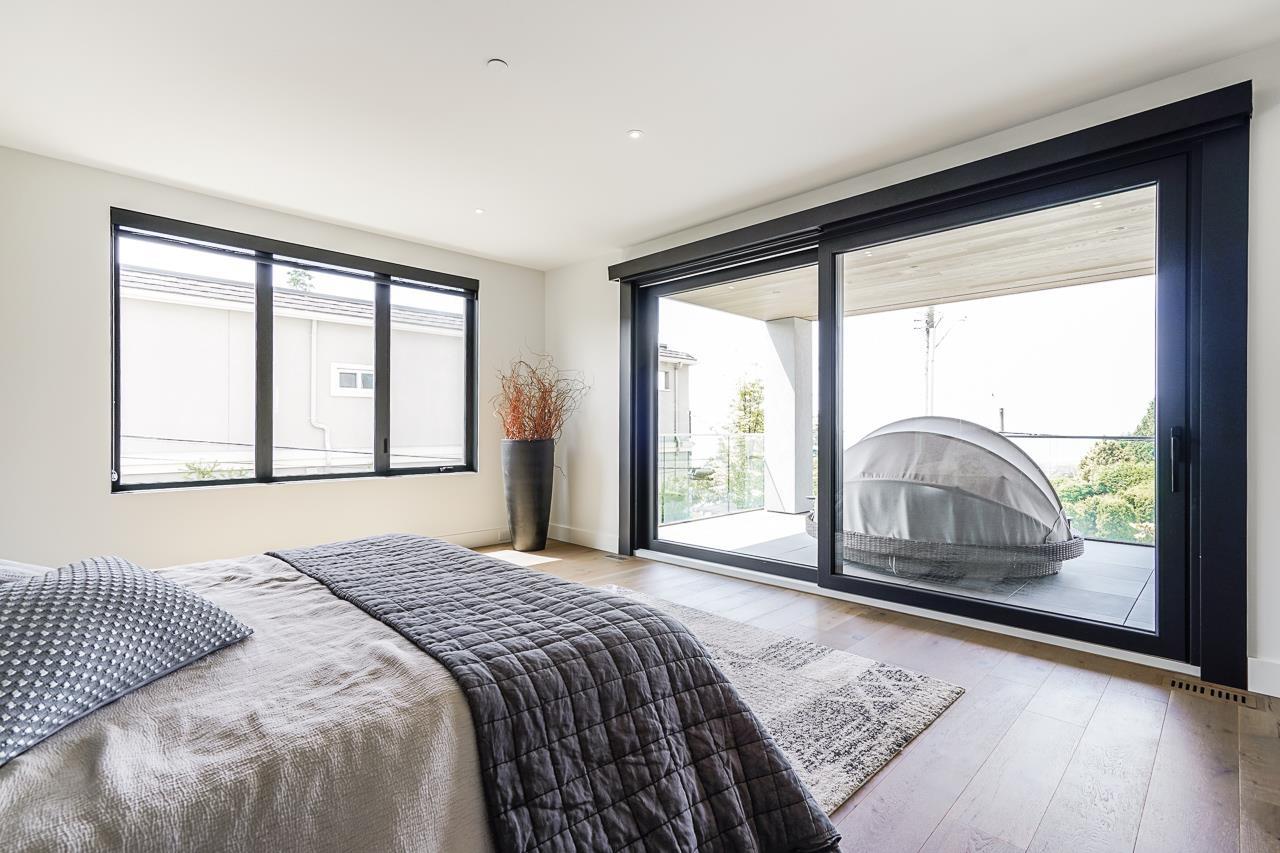1228 EVERALL STREET, White Rock real estate listing R2970620