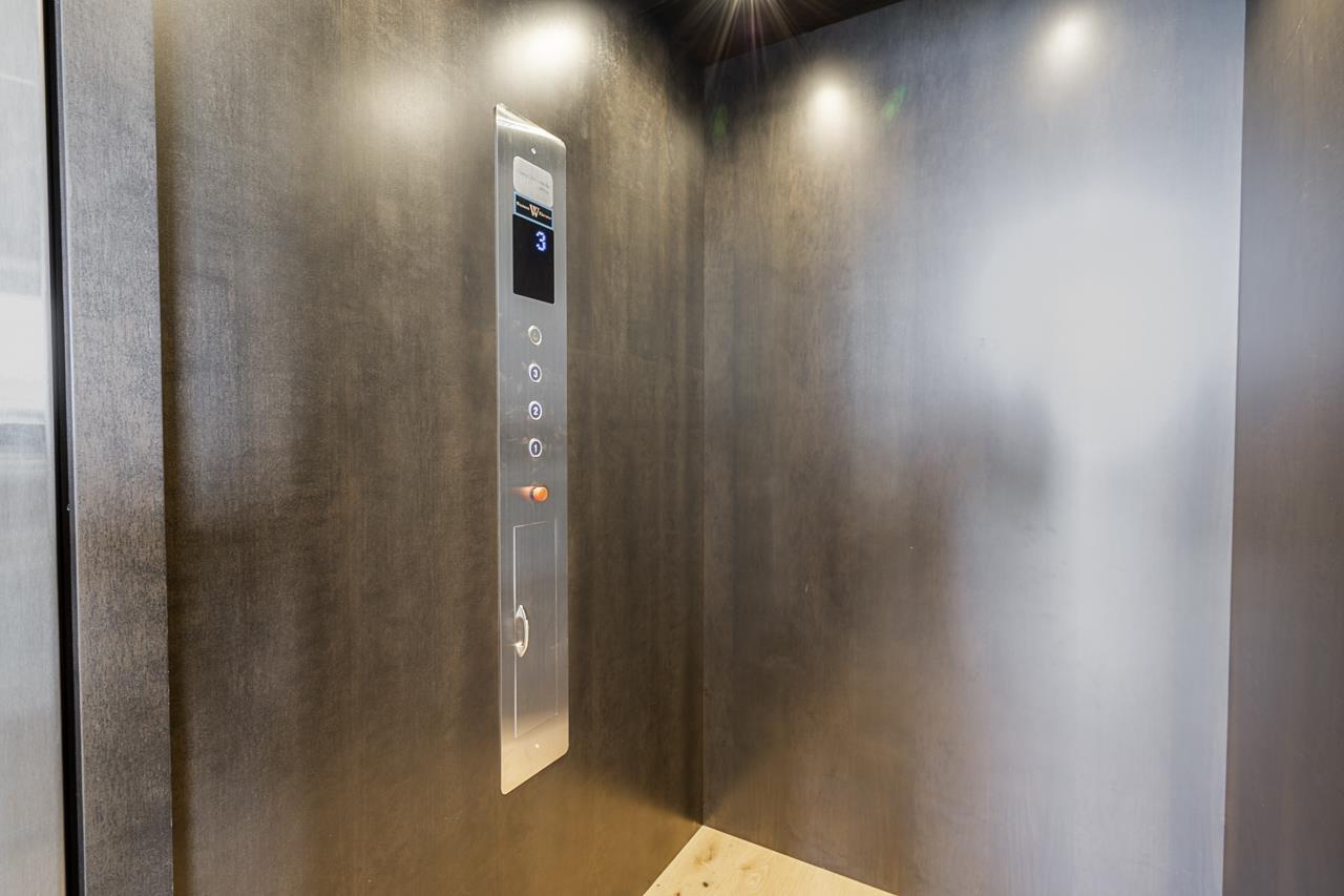 1228 EVERALL STREET, White Rock