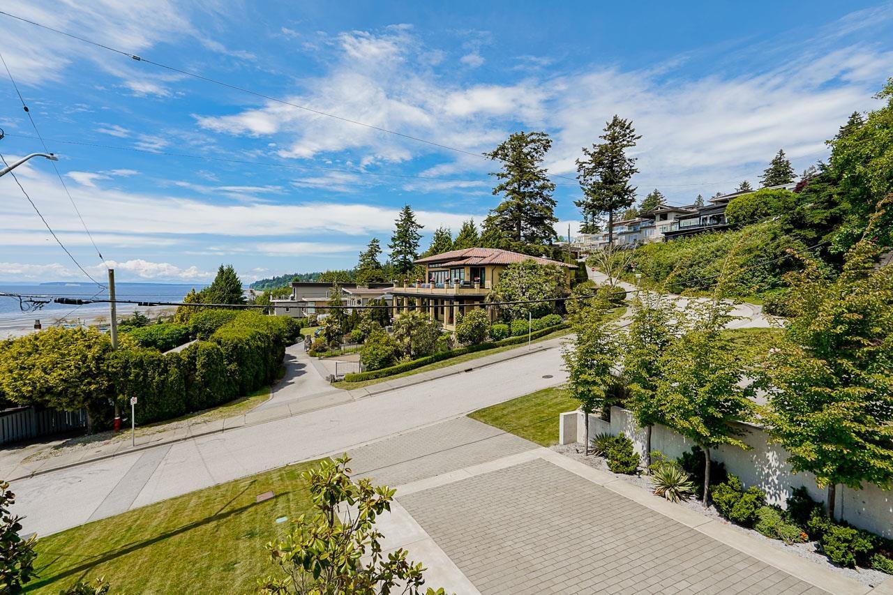 1228 EVERALL STREET, White Rock real estate listing R2970620