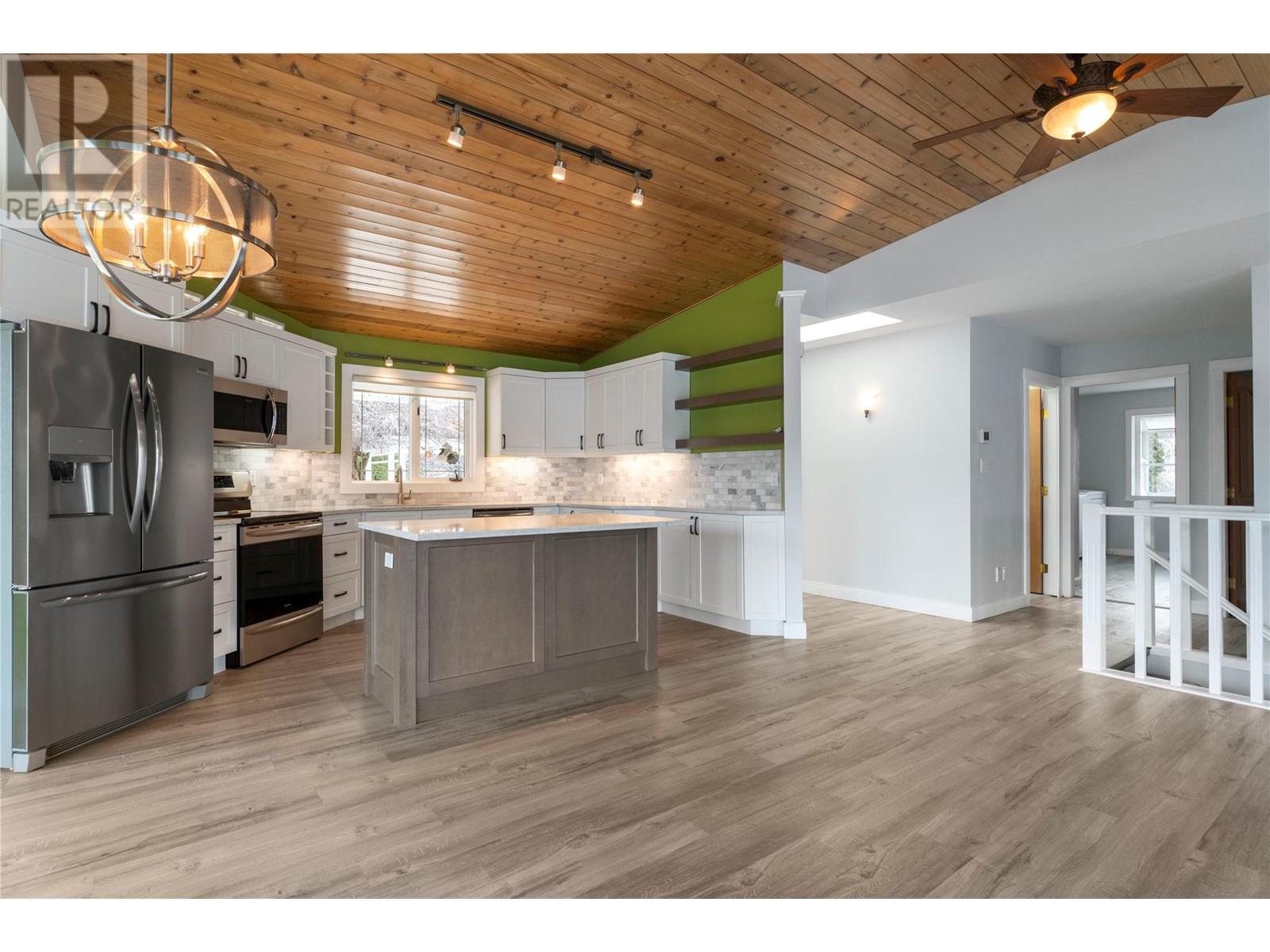 3533 EAGLE BAY Road, Blind Bay