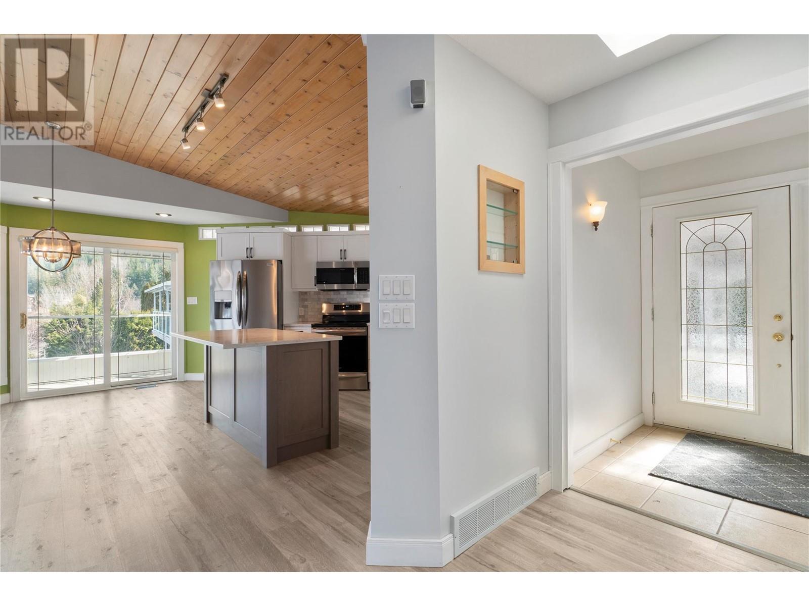  3533 EAGLE BAY Road, Blind Bay