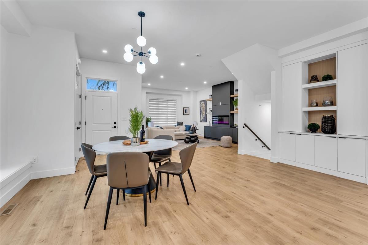 20489 74B AVENUE, Langley