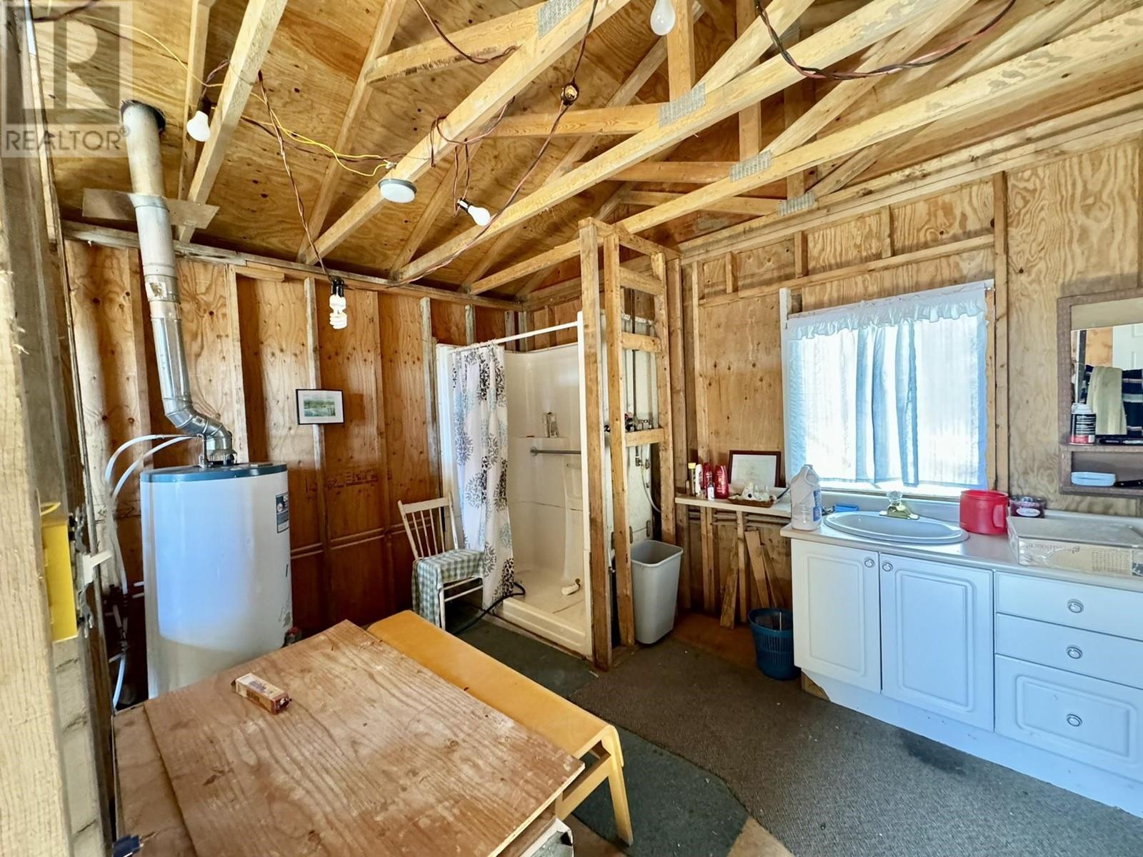 5873 S DEMPSEY LAKE ROAD, Lac La Hache