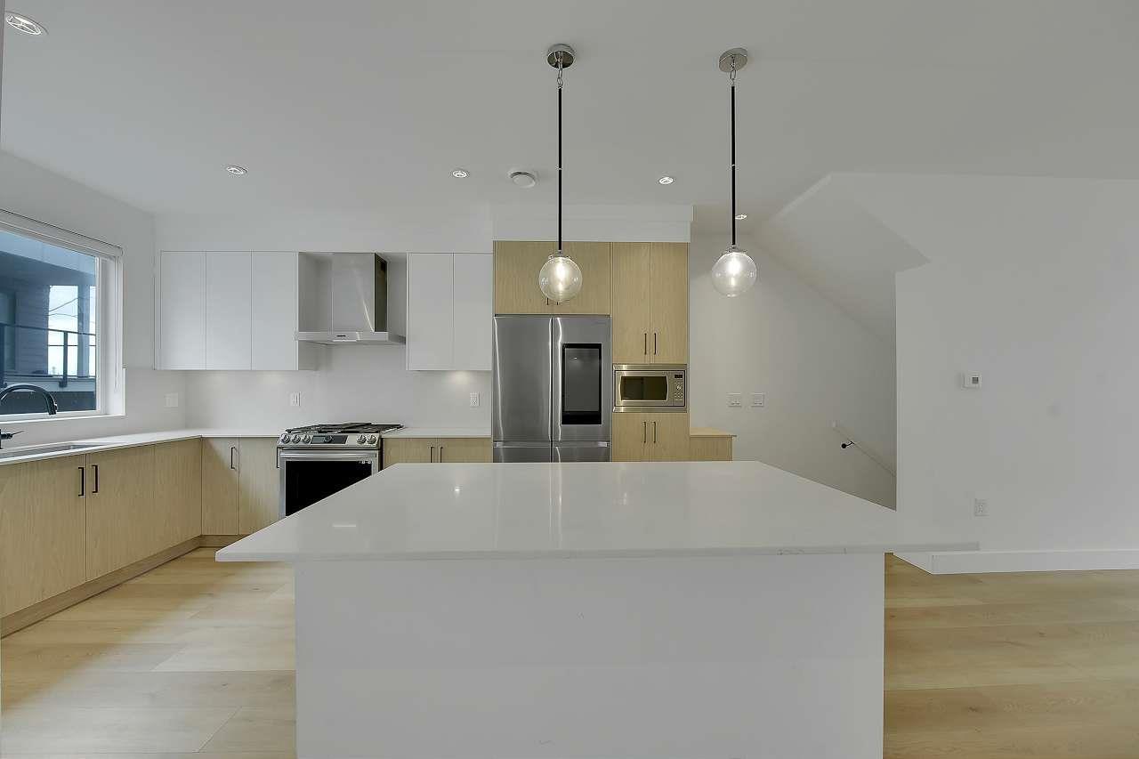 Photo 11 of 40 12585 104 A Avenue, Surrey BC