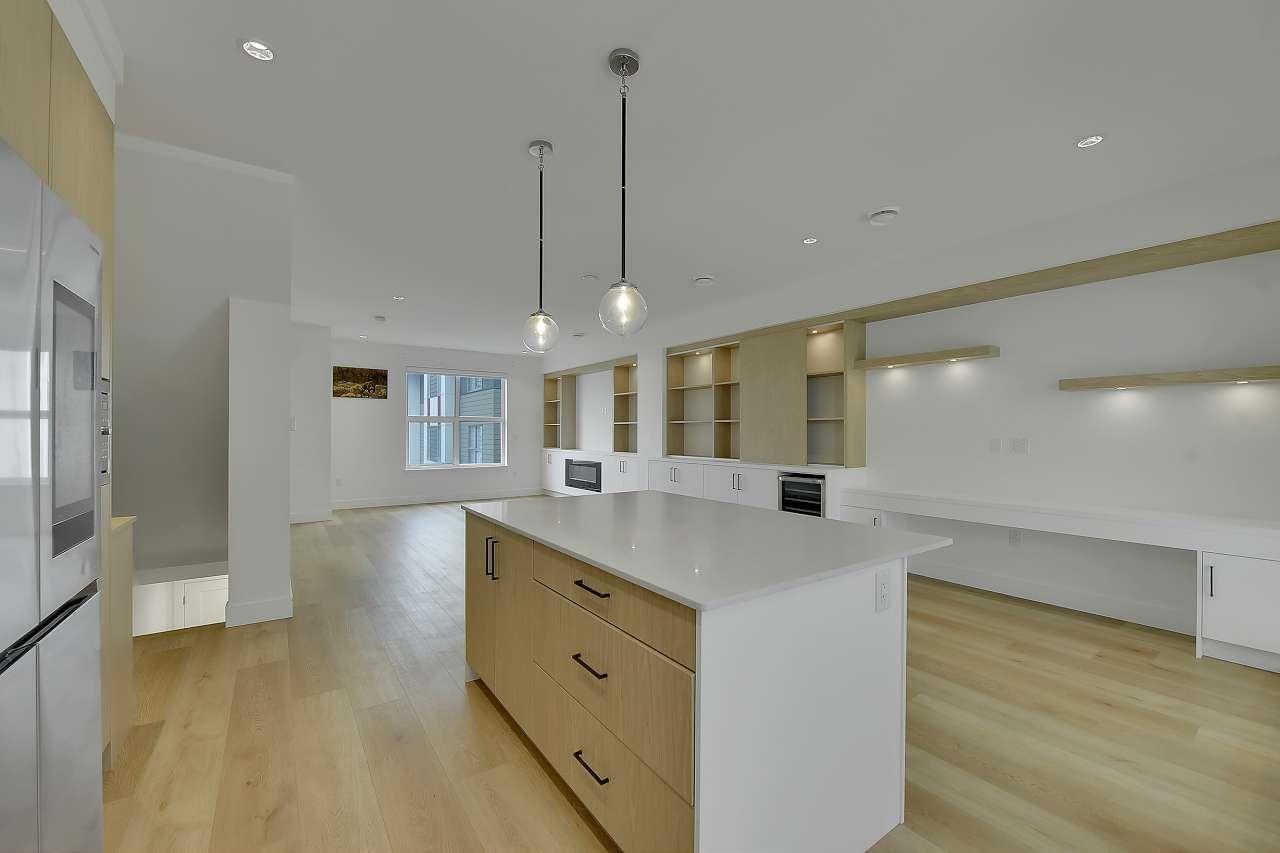Photo 13 of 40 12585 104 A Avenue, Surrey BC