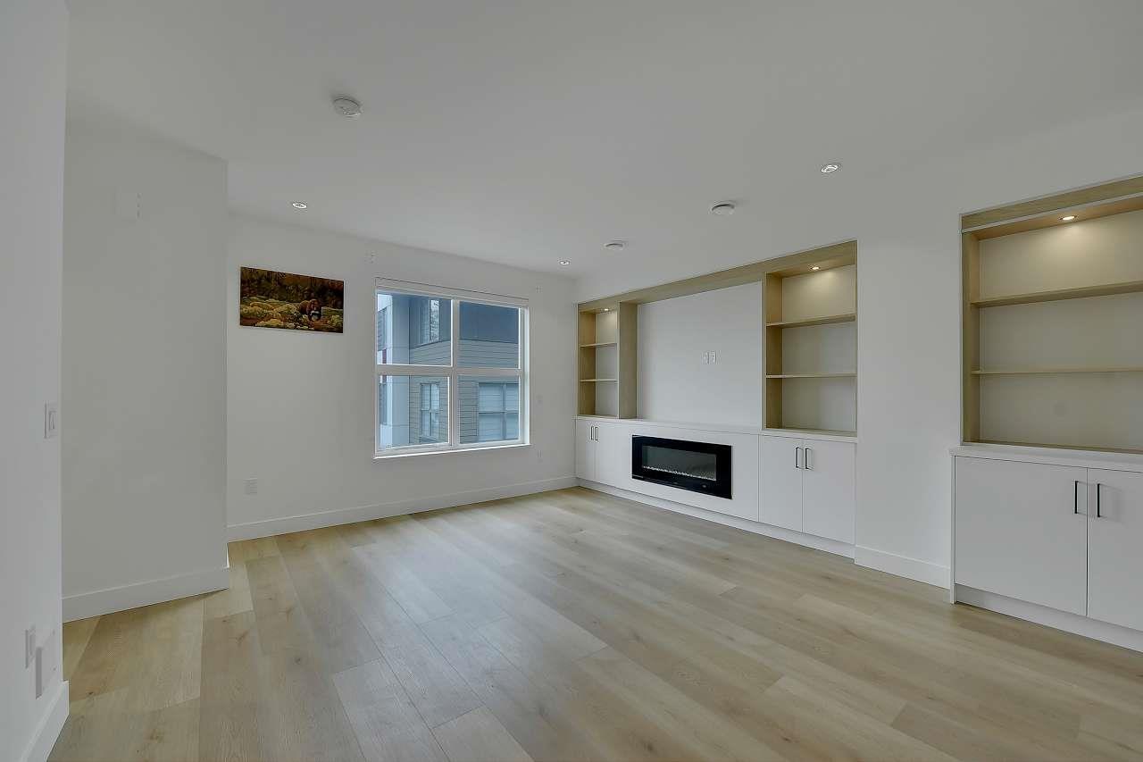 Photo 4 of 40 12585 104 A Avenue, Surrey BC