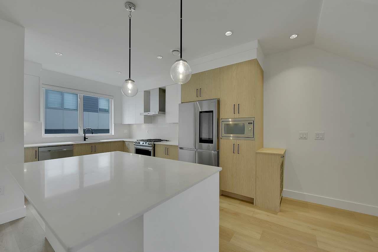 Photo 15 of 40 12585 104 A Avenue, Surrey BC