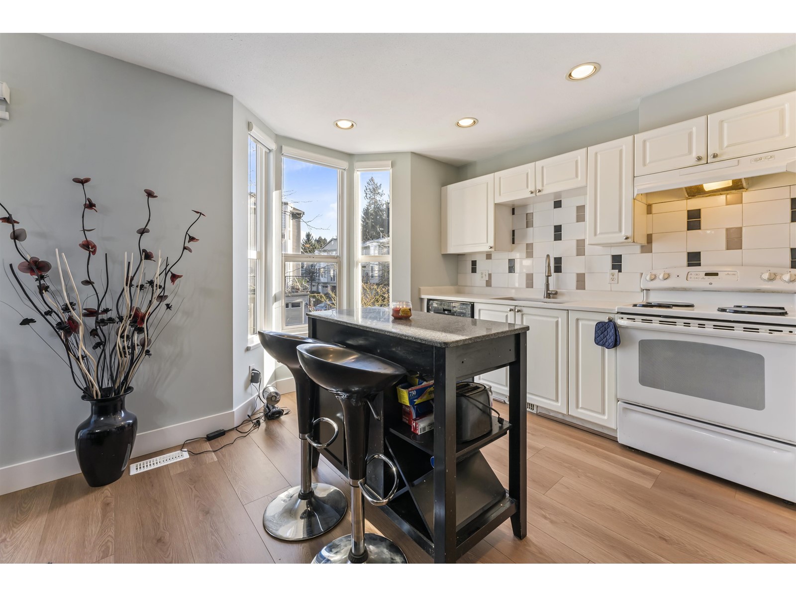 Photo 22 of 34 9559 130 A Street, Surrey BC