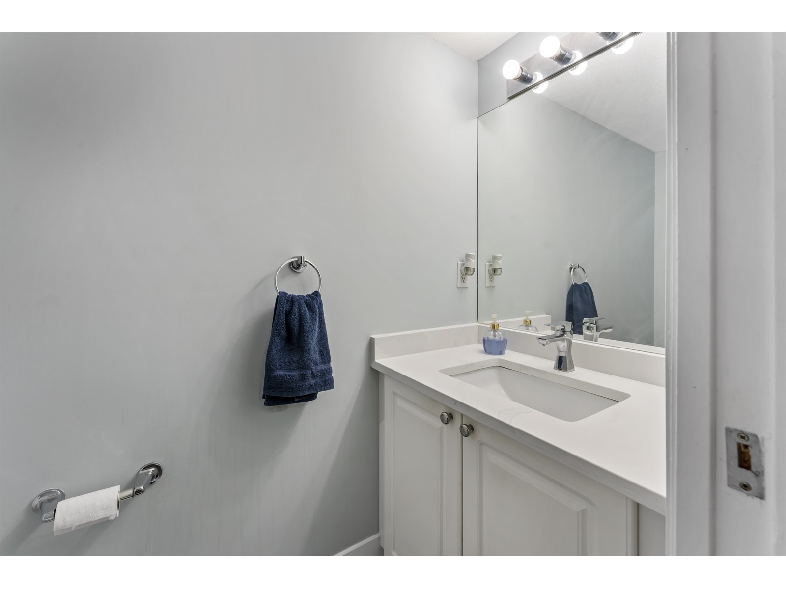 Photo 19 of 34 9559 130 A Street, Surrey BC