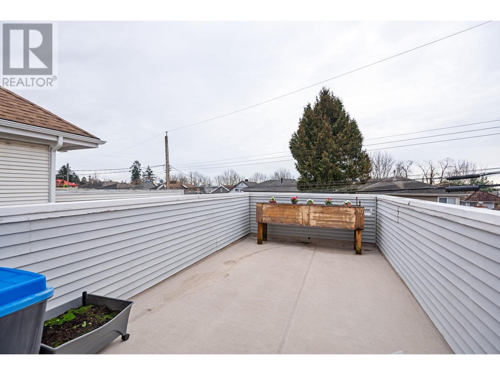 1764 SE MARINE DRIVE, Vancouver