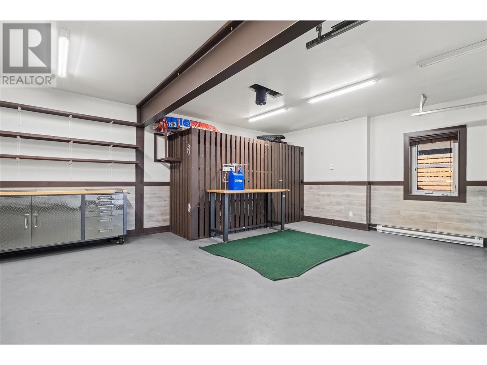 740 4 Avenue Southeast, Salmon Arm