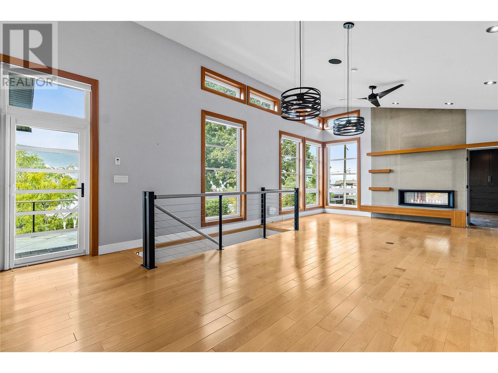 740 4 Avenue Southeast, Salmon Arm