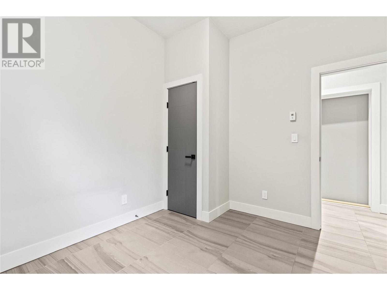  740 4 Avenue Southeast, Salmon Arm