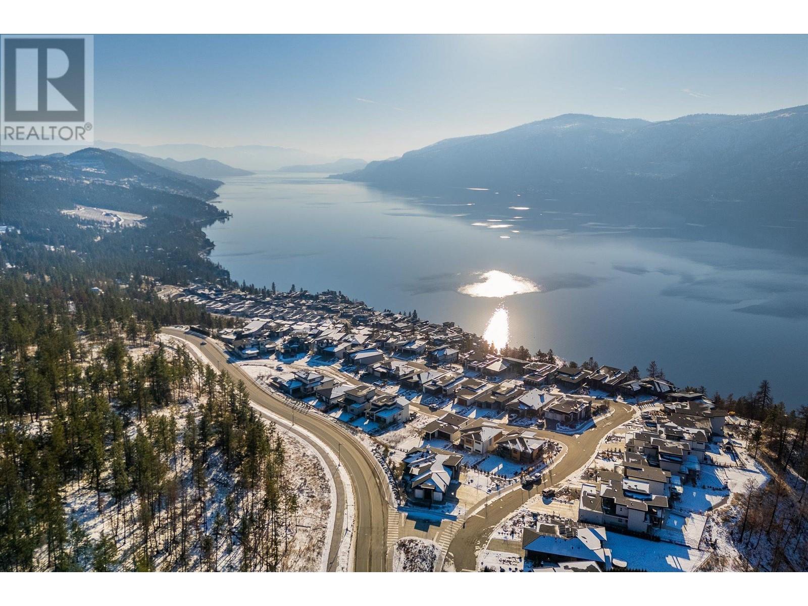 9489 Ledgestone Road, Lake Country