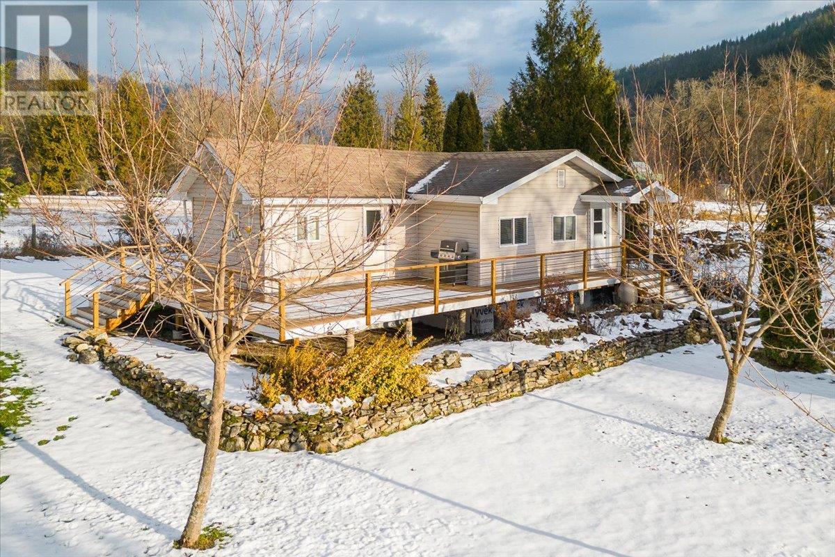 2269 Solsqua Road, Sicamous