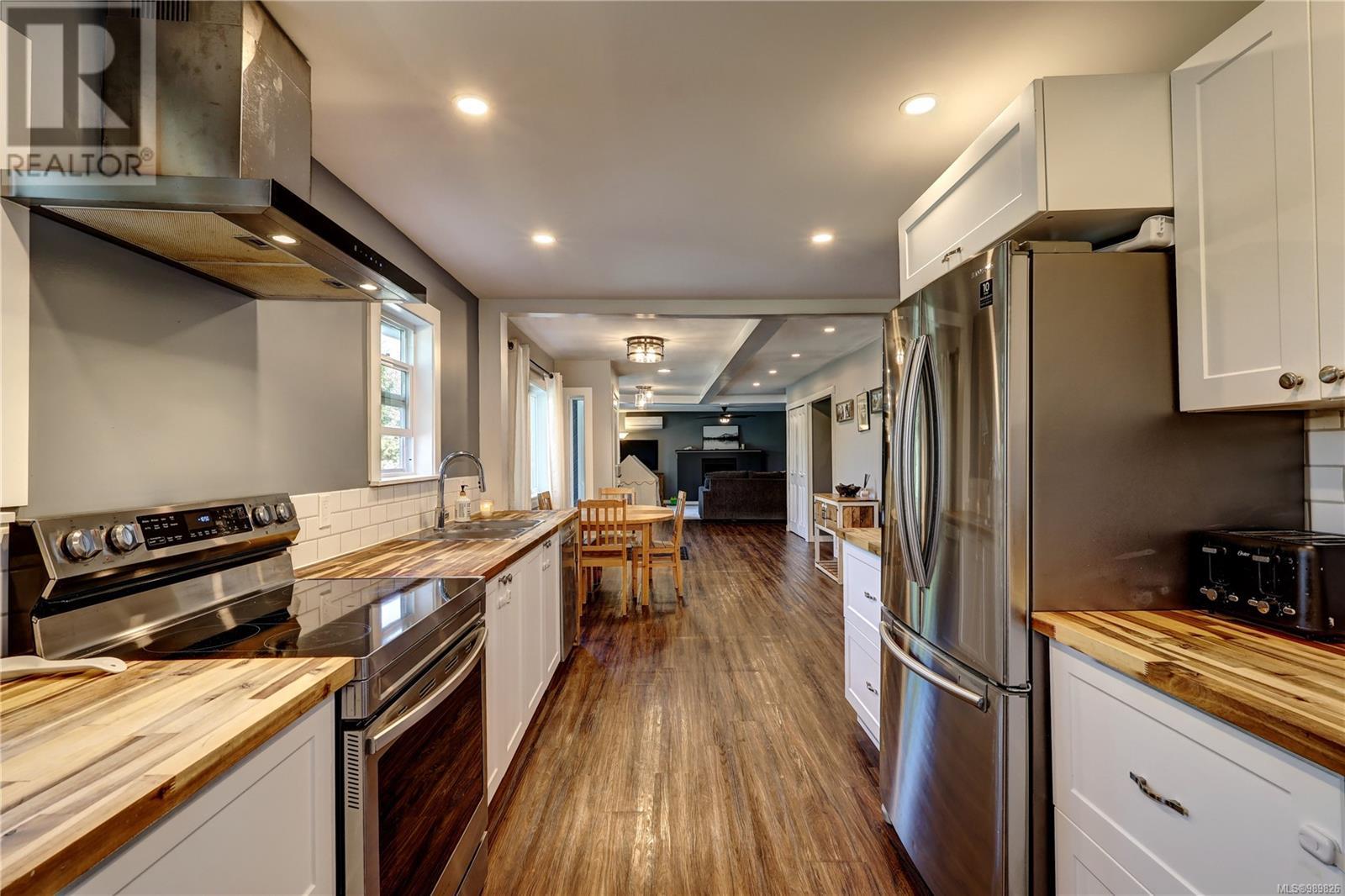 Photo 8 of 13403 Code Rd, Ladysmith BC