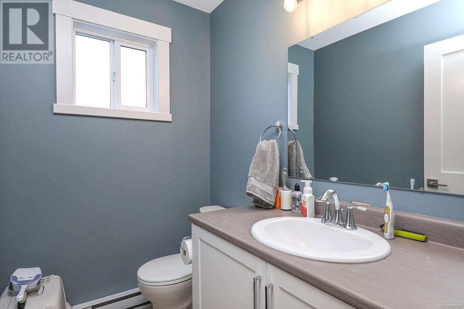 2560 Steele Cres, Courtenay real estate listing 987547