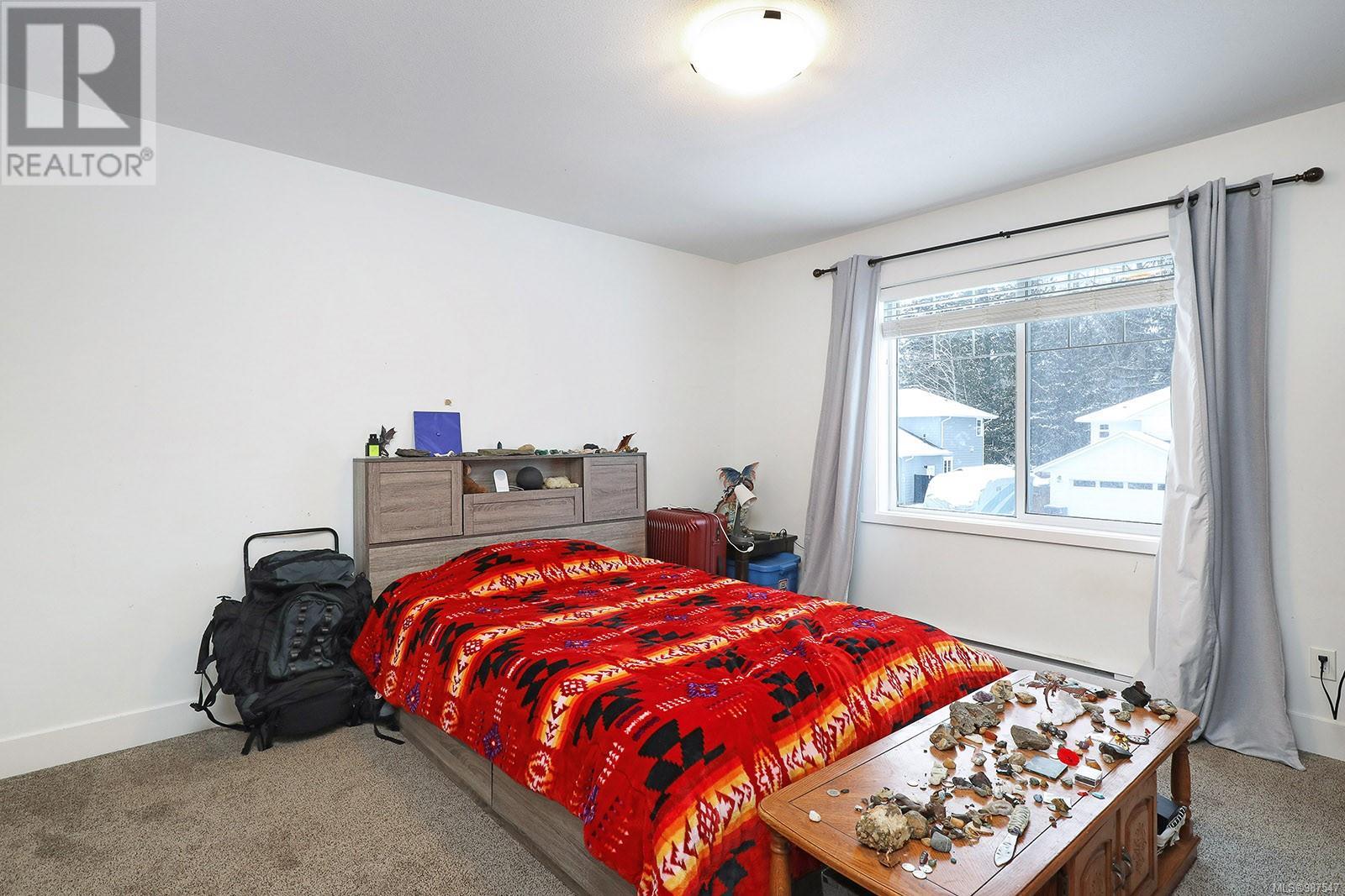 2560 Steele Cres, Courtenay real estate listing 987547