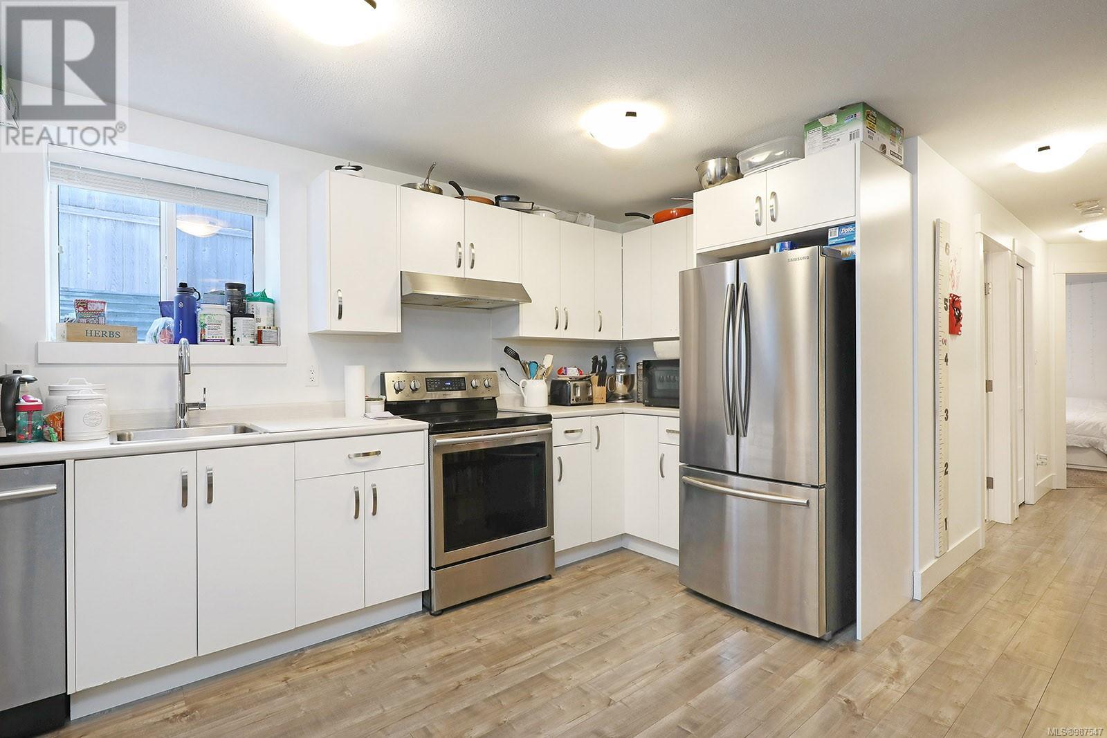 2560 Steele Cres, Courtenay real estate listing 987547