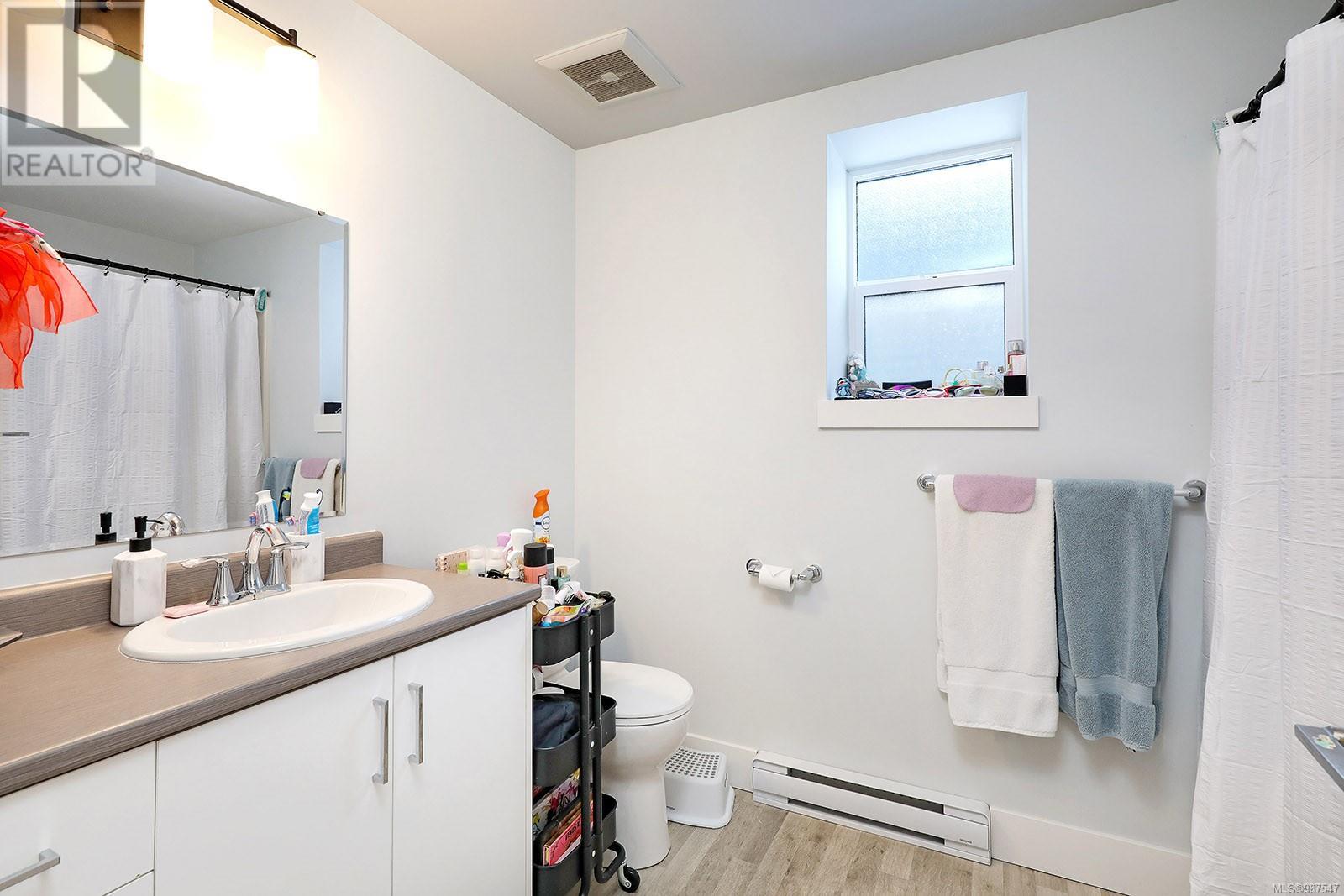 2560 Steele Cres, Courtenay real estate listing 987547