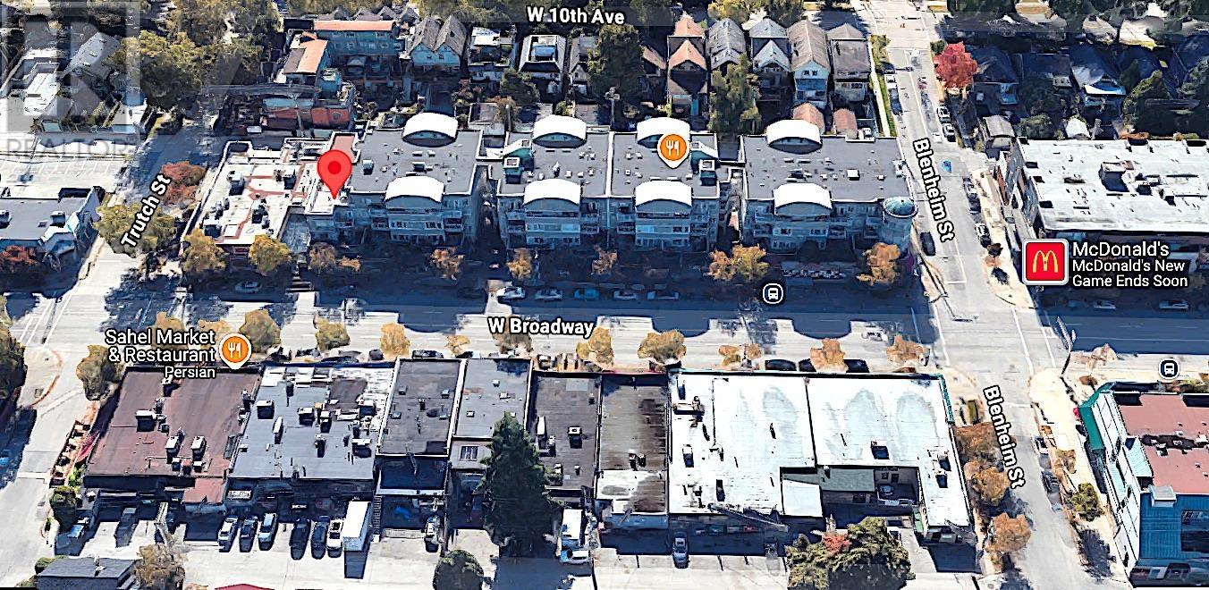 Photo 6 of 3216 W Broadway, Vancouver BC