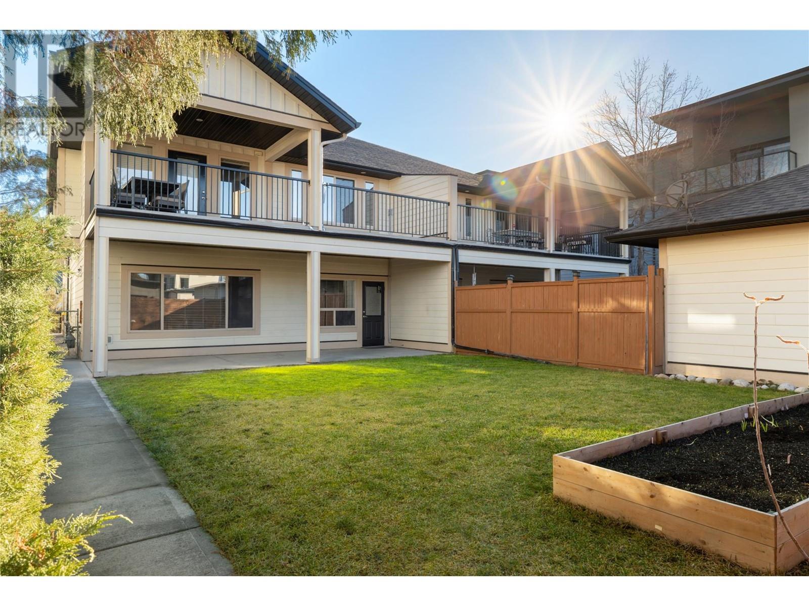 622 Wardlaw Avenue, Kelowna