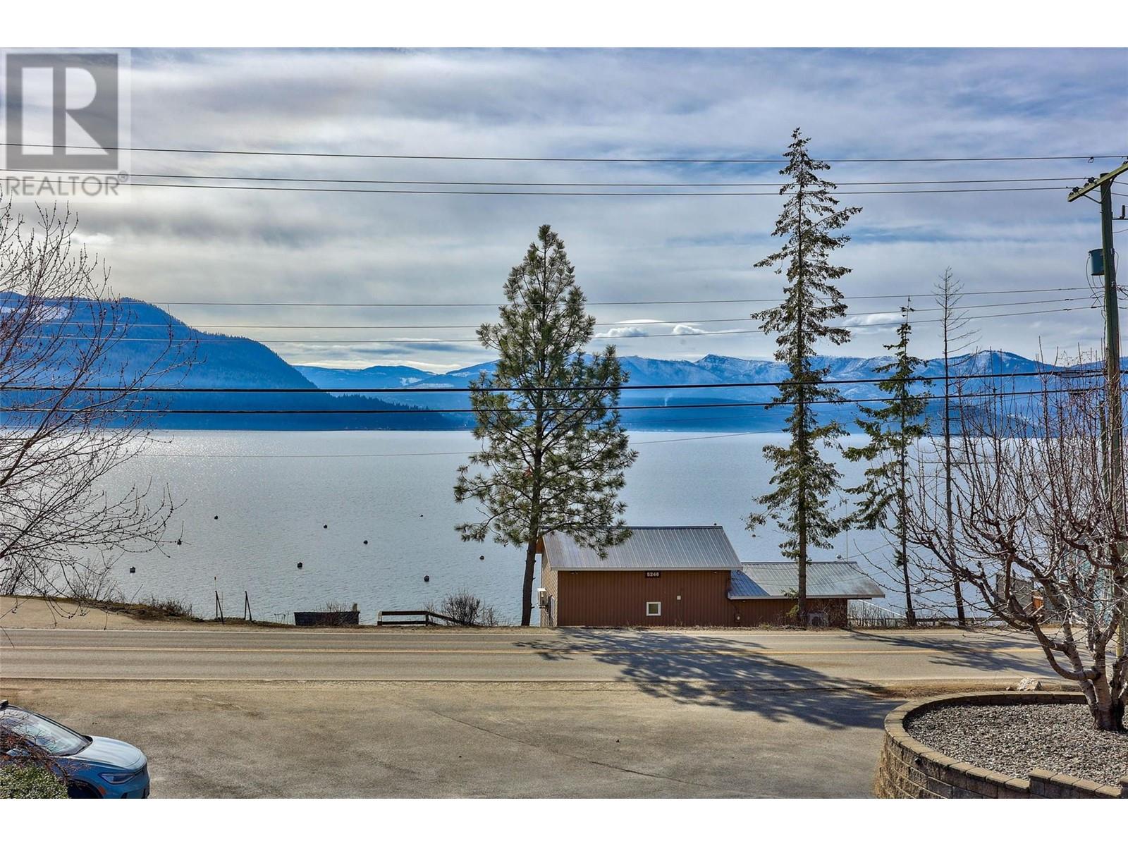  5253 Squilax Anglemont Highway, Celista