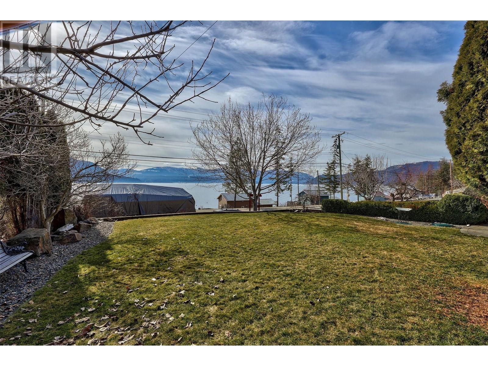  5253 Squilax Anglemont Highway, Celista
