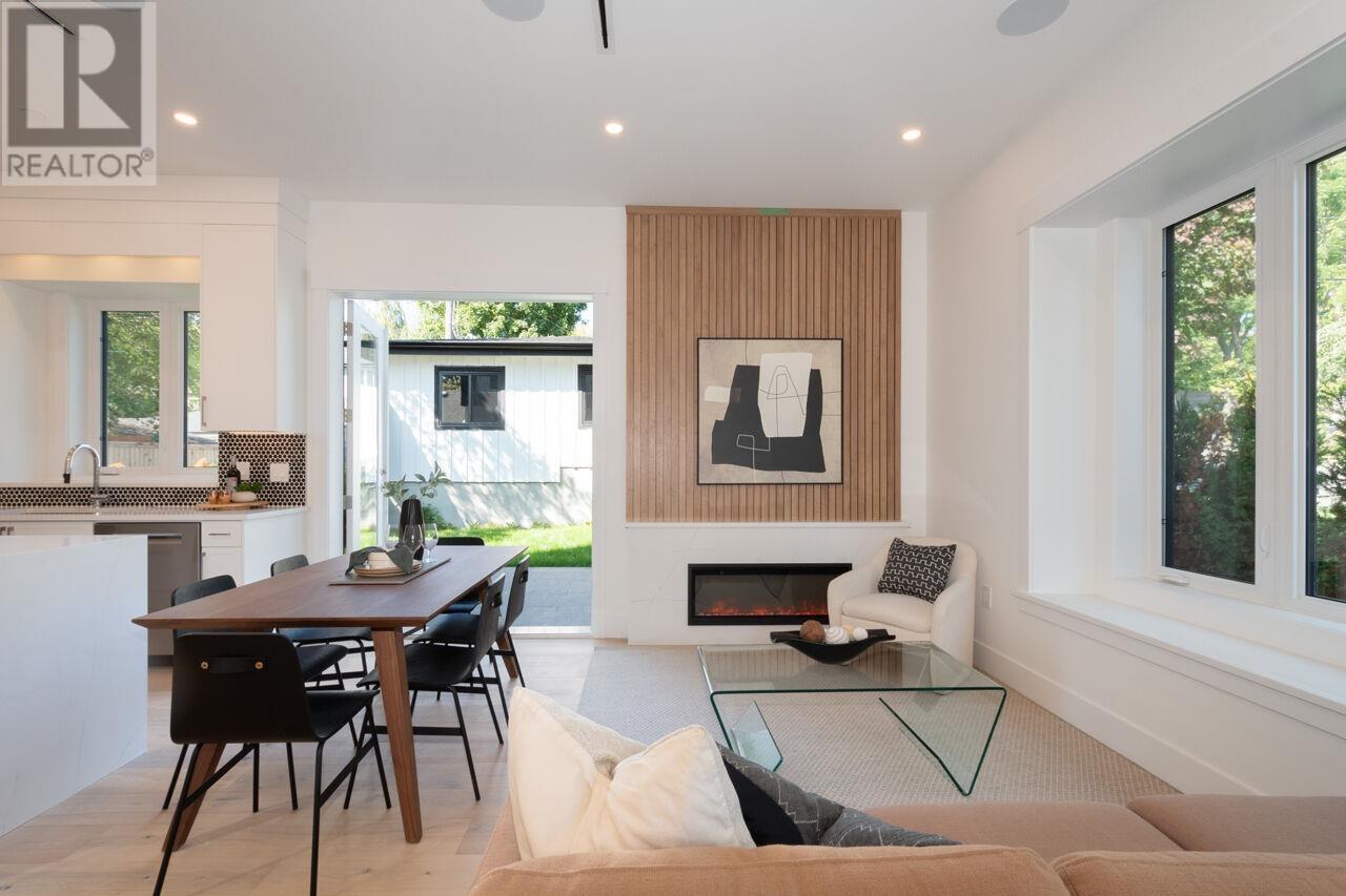 3075 COURTENAY STREET, Vancouver