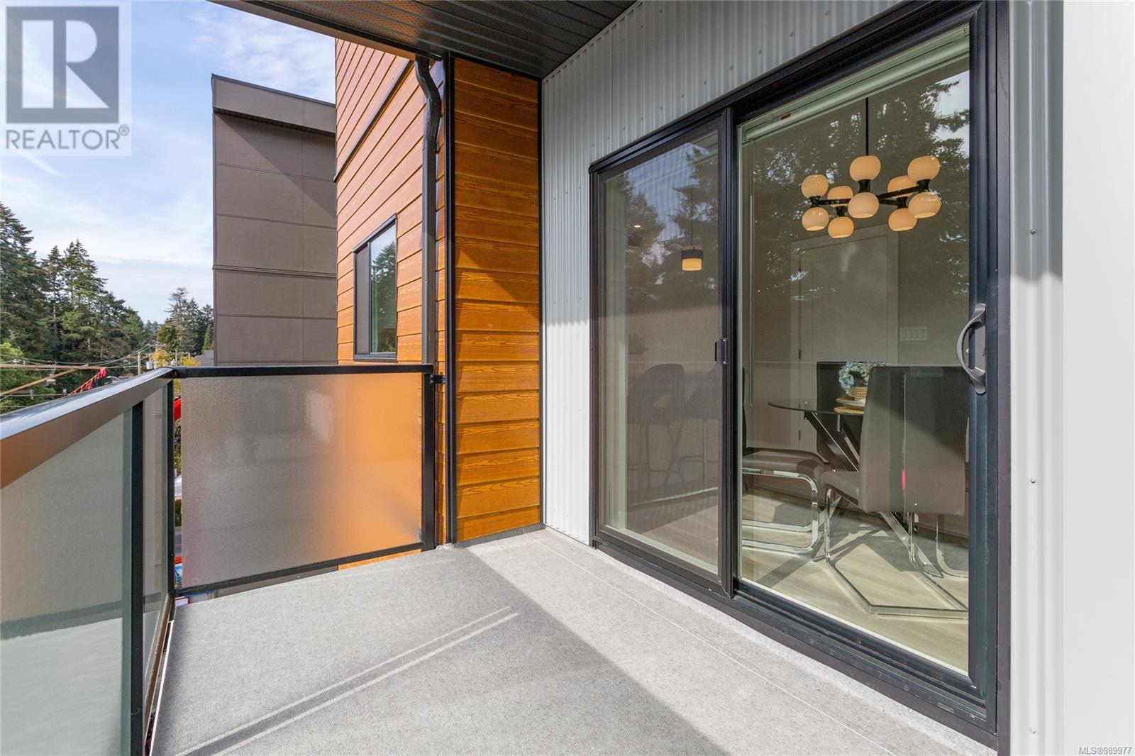 406 924 Jenkins Ave, Langford real estate listing 989977