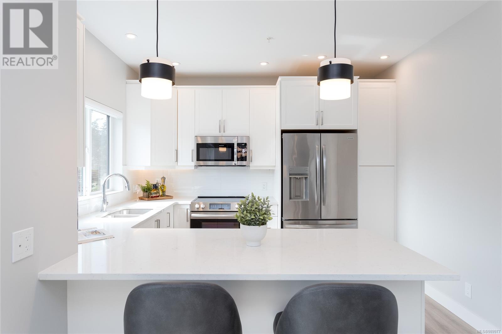 406 924 Jenkins Ave, Langford real estate listing 989977