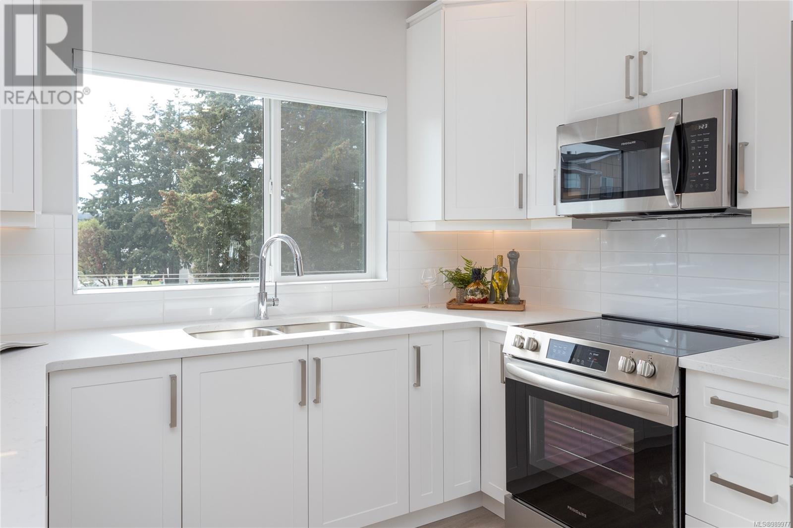 406 924 Jenkins Ave, Langford real estate listing 989977