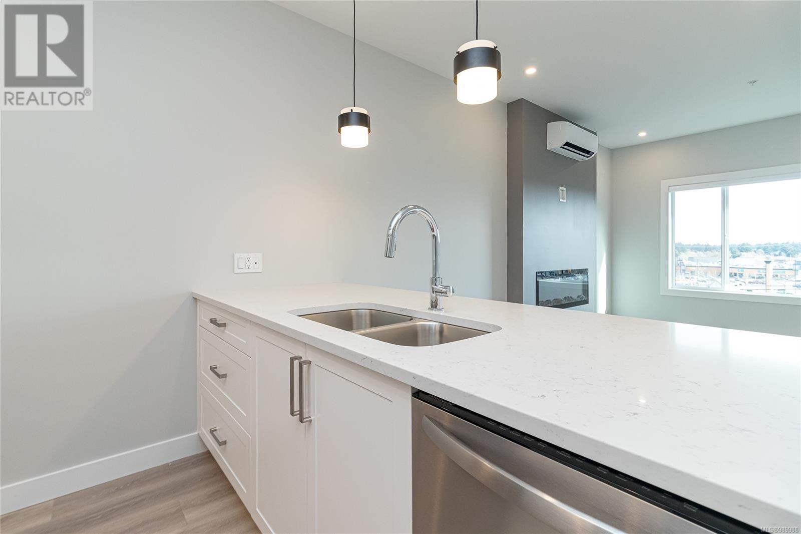 204 924 Jenkins Ave, Langford real estate listing 989988