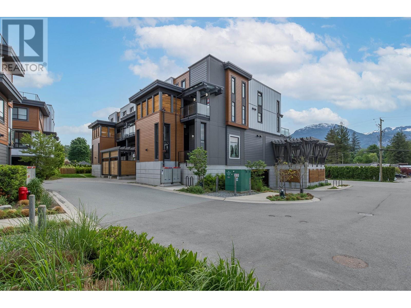 101-39771 GOVERNMENT ROAD, Squamish real estate listing R2974261