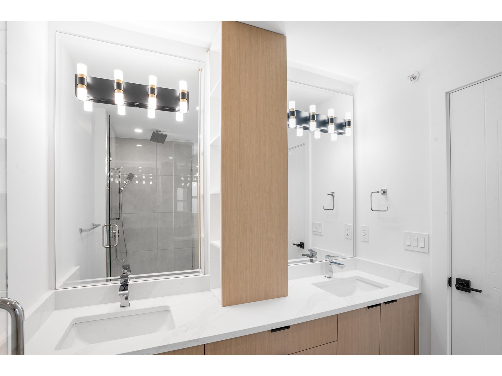 20483 74B AVENUE, Langley