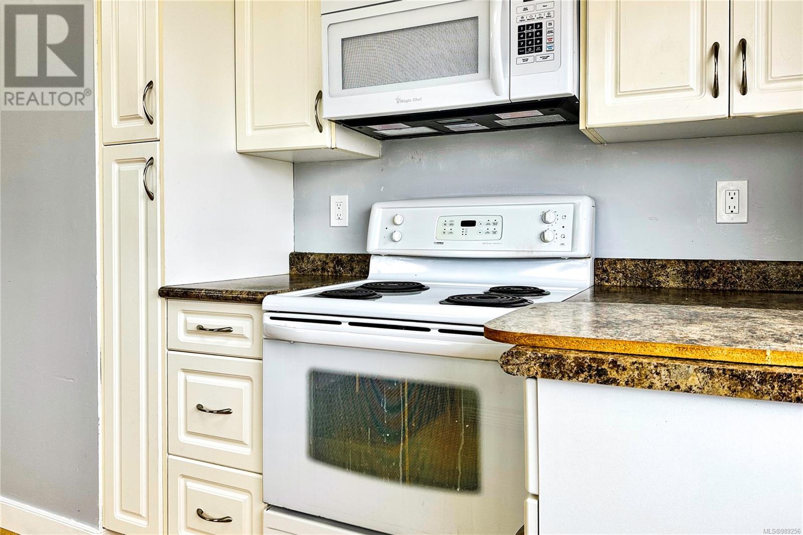 601 WARDEN Cds, Campbell River real estate listing 989256