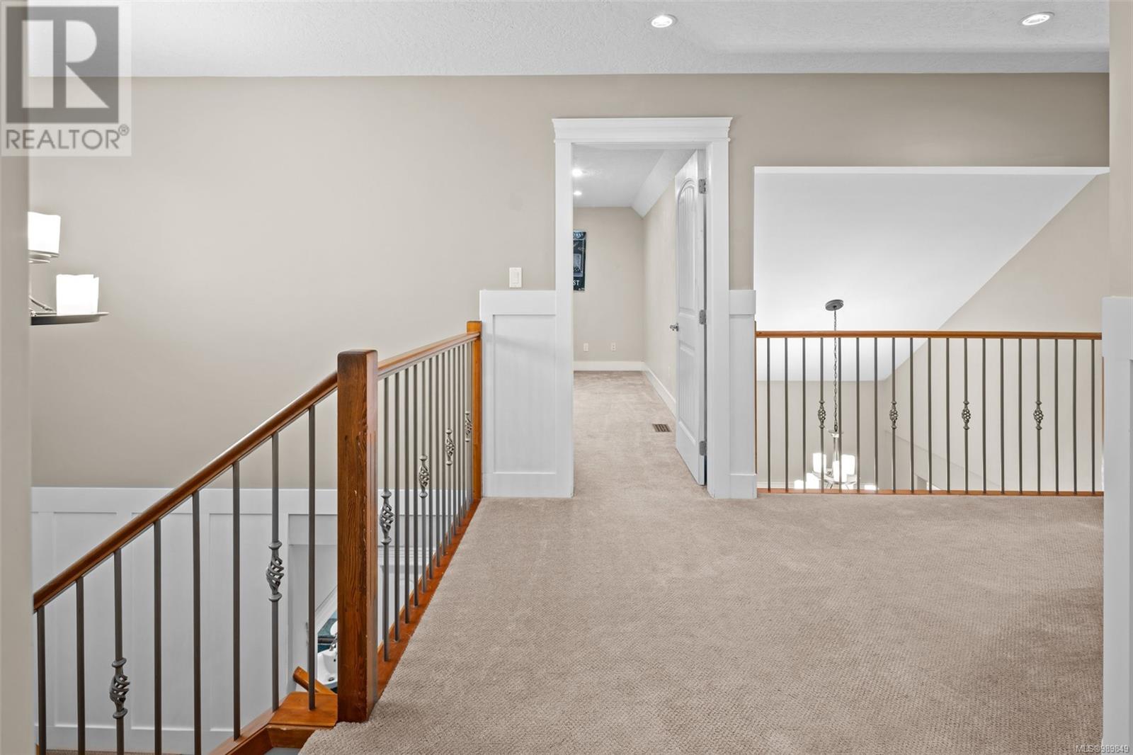 2026 Hannington Rd, Langford real estate listing 989849