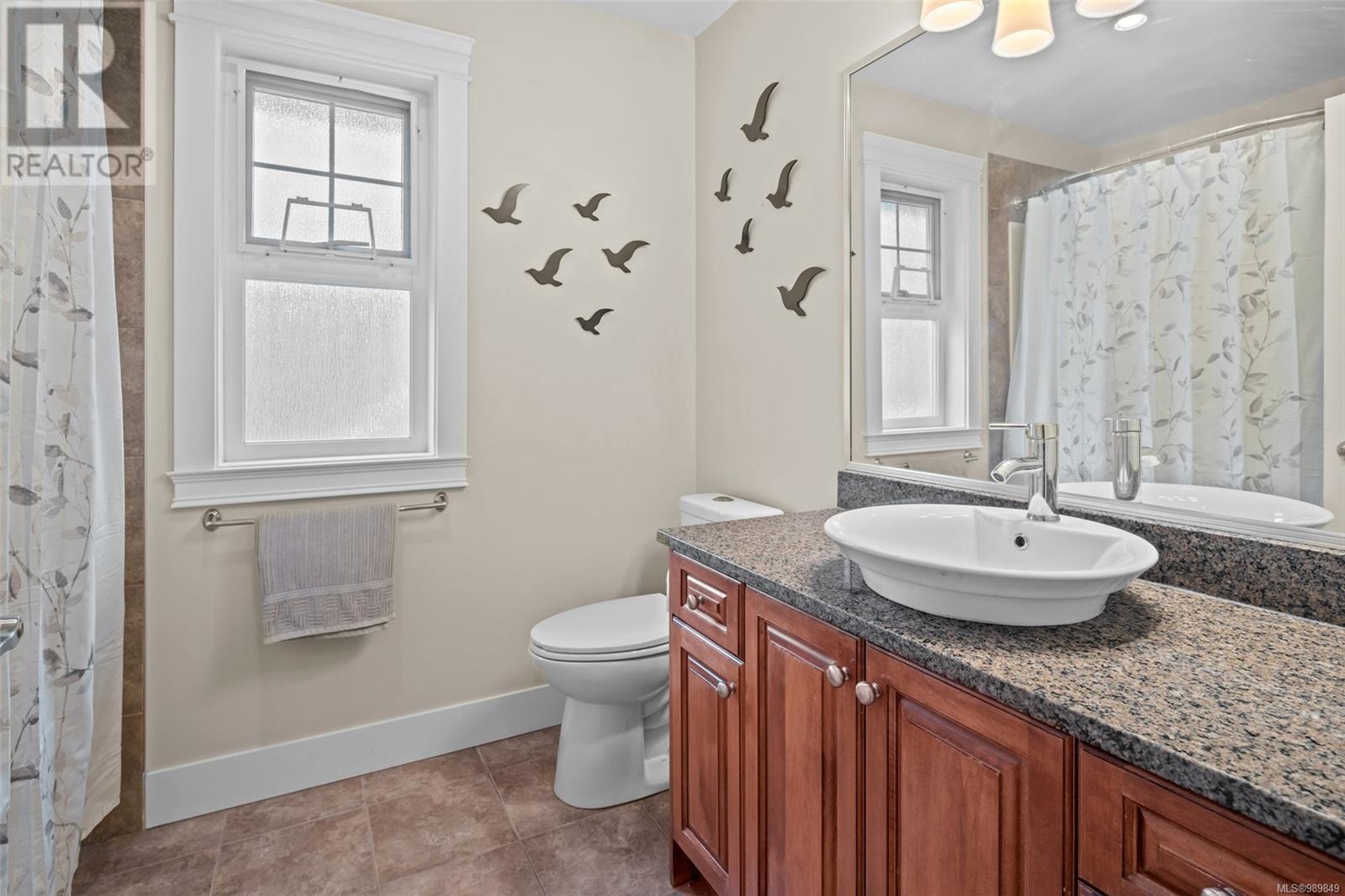 2026 Hannington Rd, Langford real estate listing 989849
