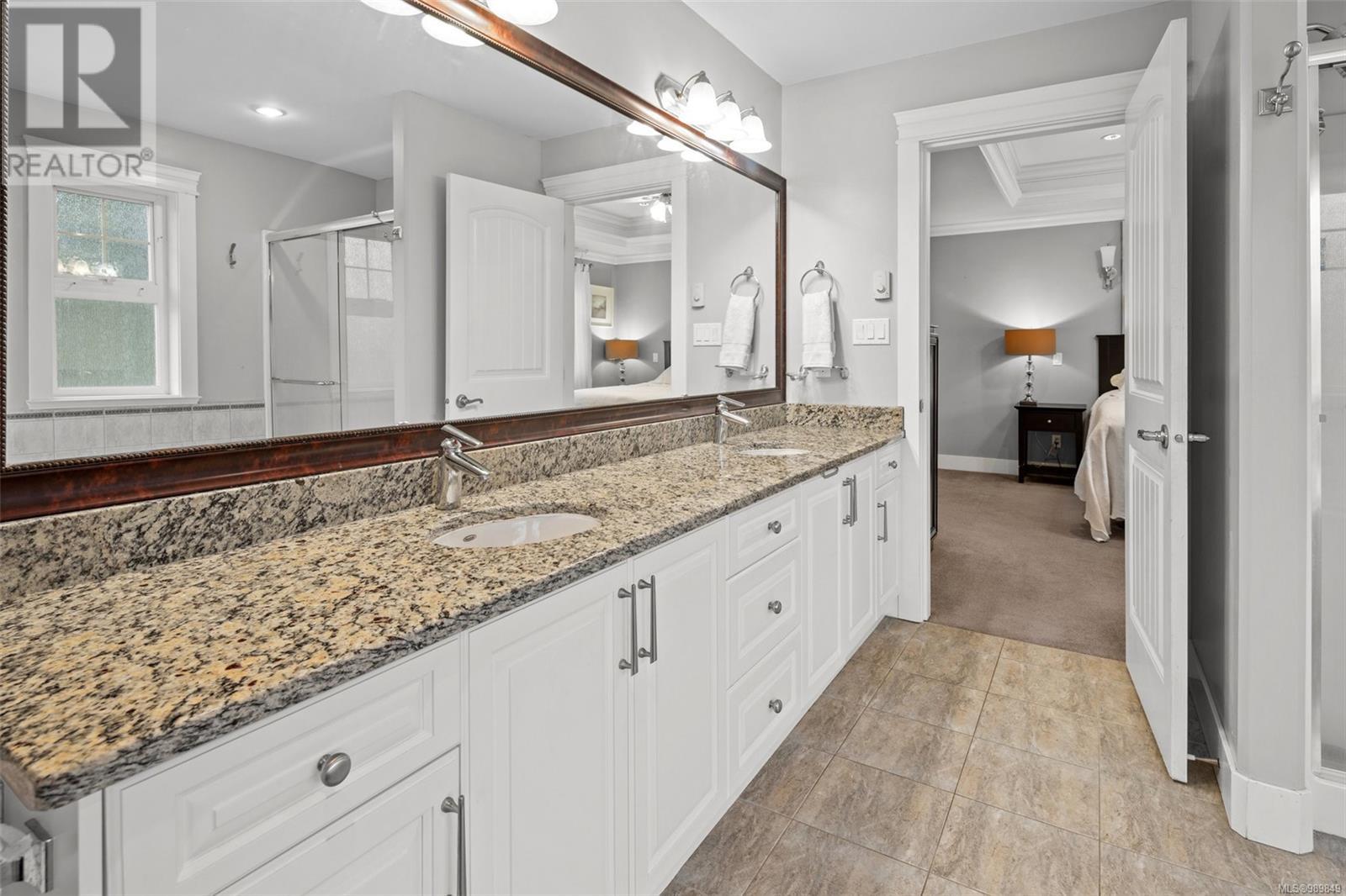 2026 Hannington Rd, Langford real estate listing 989849