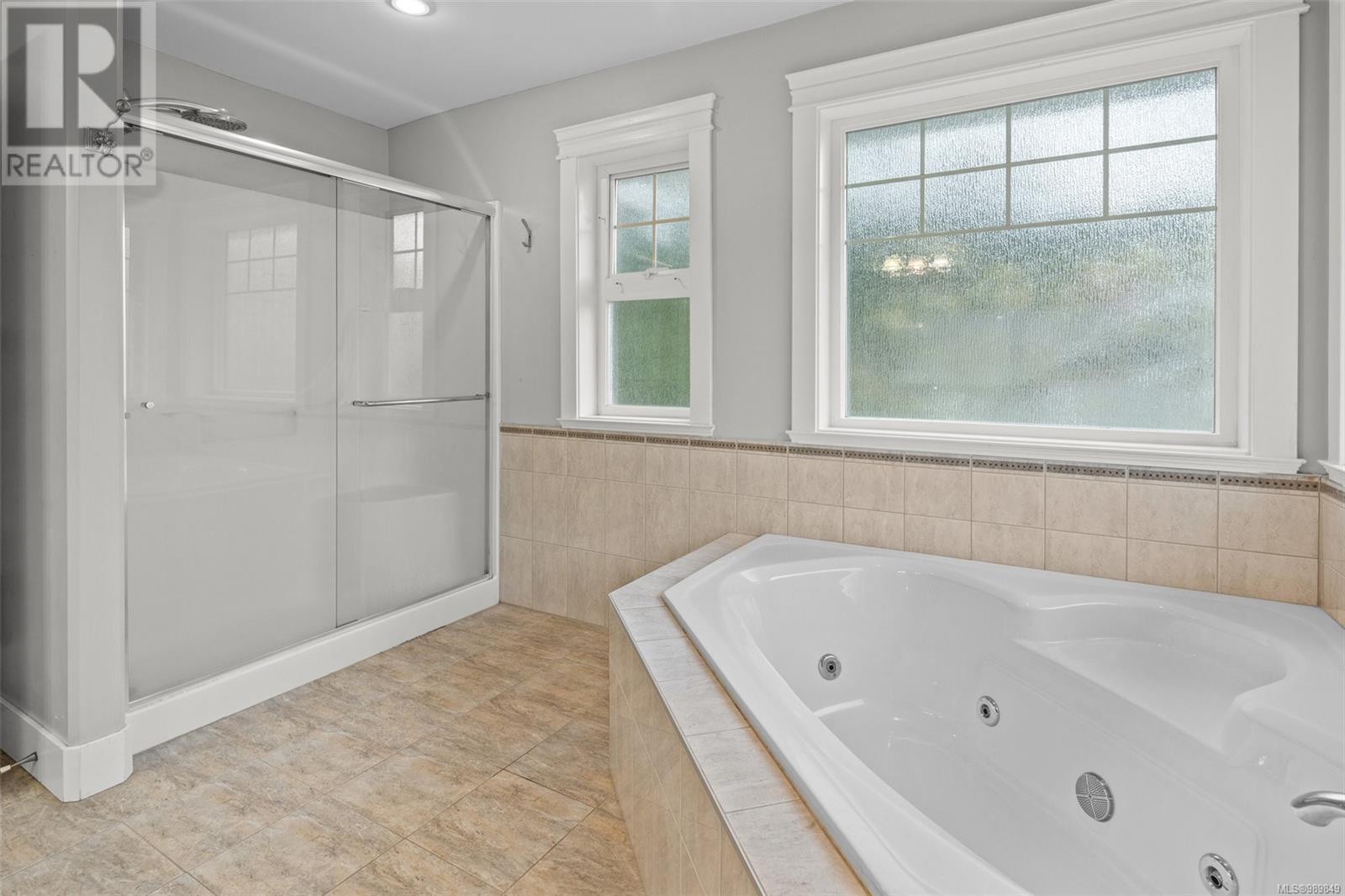 2026 Hannington Rd, Langford real estate listing 989849