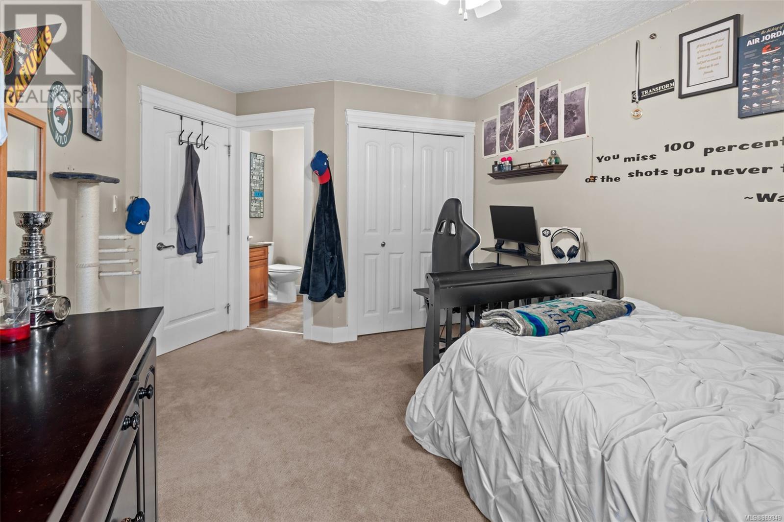 2026 Hannington Rd, Langford real estate listing 989849